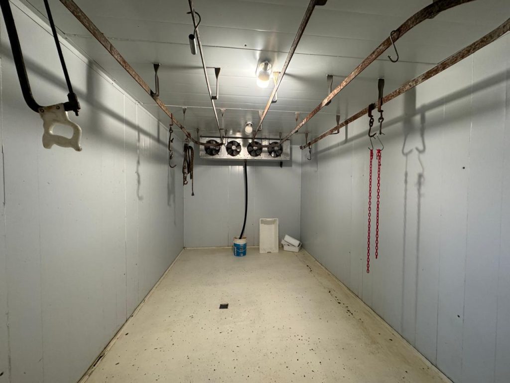 Vendo carniceria con camara propia y excelente funcionamiento