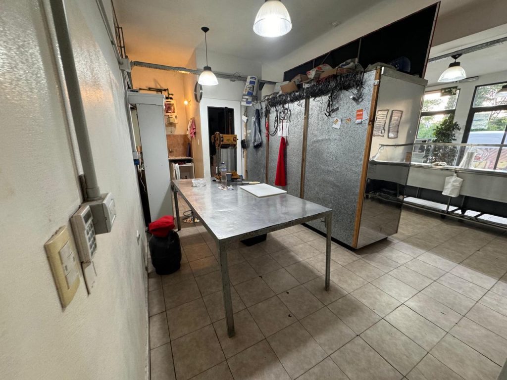 Vendo carniceria con camara propia y excelente funcionamiento