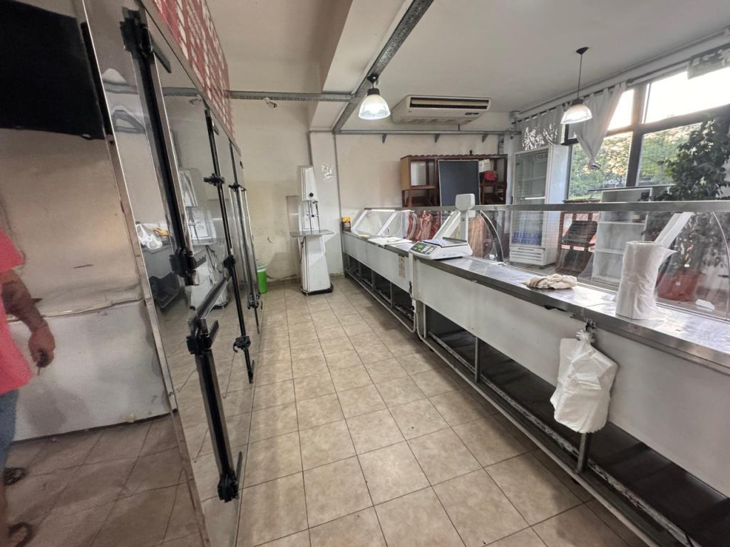 Vendo carniceria con camara propia y excelente funcionamiento