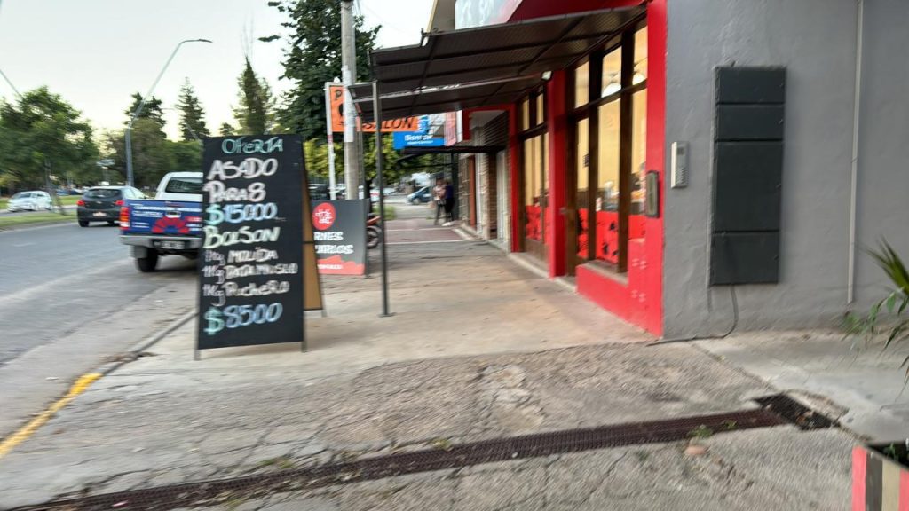 Vendo carniceria con camara propia y excelente funcionamiento