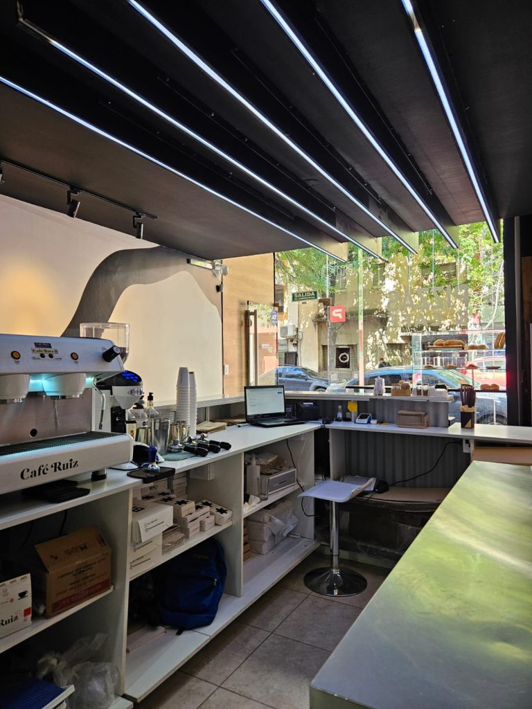 URGENTE VENDO POR VIAJE Fondo de comercio Cafetería Nueva Córdoba