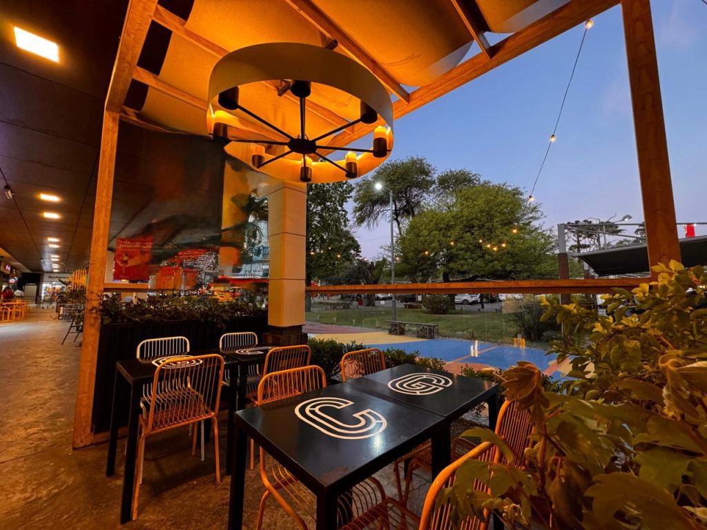 Hamburgueseria en shopping Villa Rivera Indarte