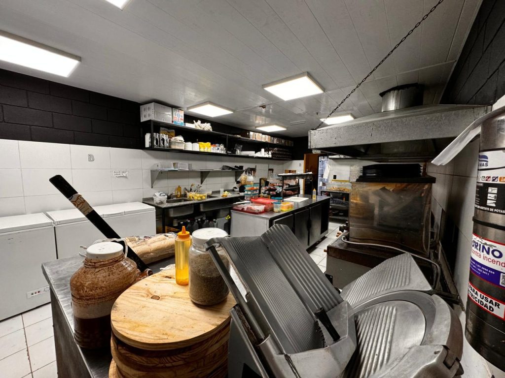 Hamburgueseria en shopping Villa Rivera Indarte