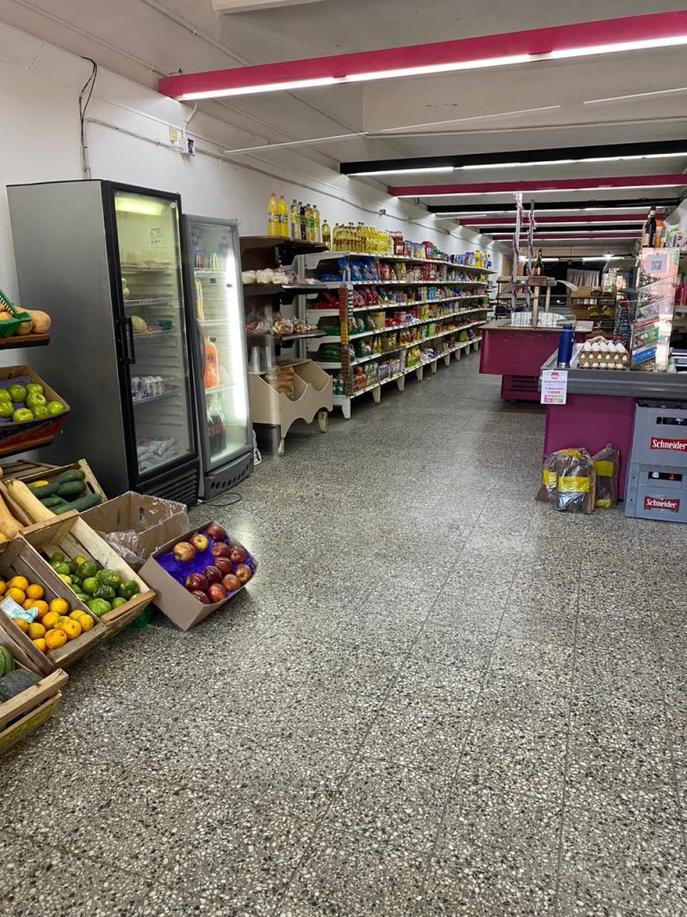 Vendo fondo de comercio mini mercado