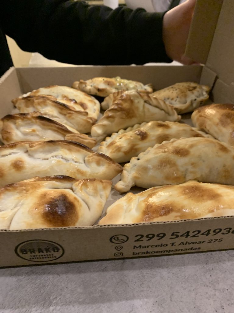 SE VENDE FONDO DE COMERCIO CASA DE EMPANADAS ARTESANALES Y PIZZAS A LA PIEDRA