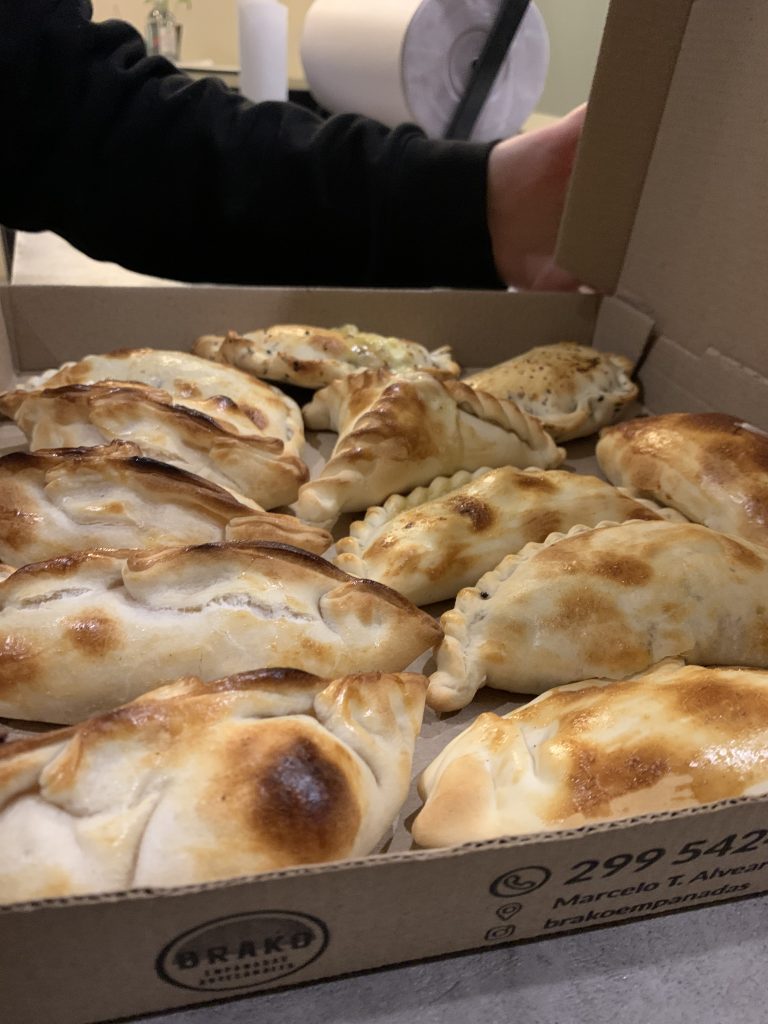 SE VENDE FONDO DE COMERCIO CASA DE EMPANADAS ARTESANALES Y PIZZAS A LA PIEDRA