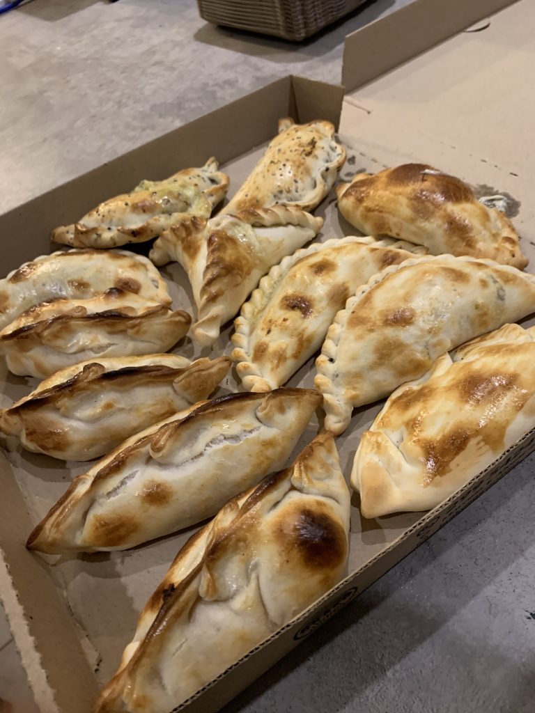 SE VENDE FONDO DE COMERCIO CASA DE EMPANADAS ARTESANALES Y PIZZAS A LA PIEDRA