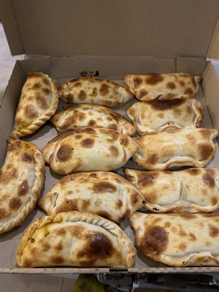 SE VENDE FONDO DE COMERCIO CASA DE EMPANADAS ARTESANALES Y PIZZAS A LA PIEDRA