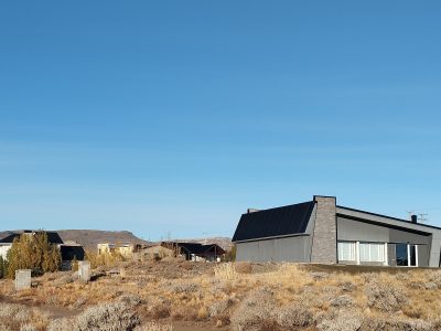 DUEÑO VENDE TERRENO FRENTE AL LAGO B° RESIDENCIAL - EL CALAFATE