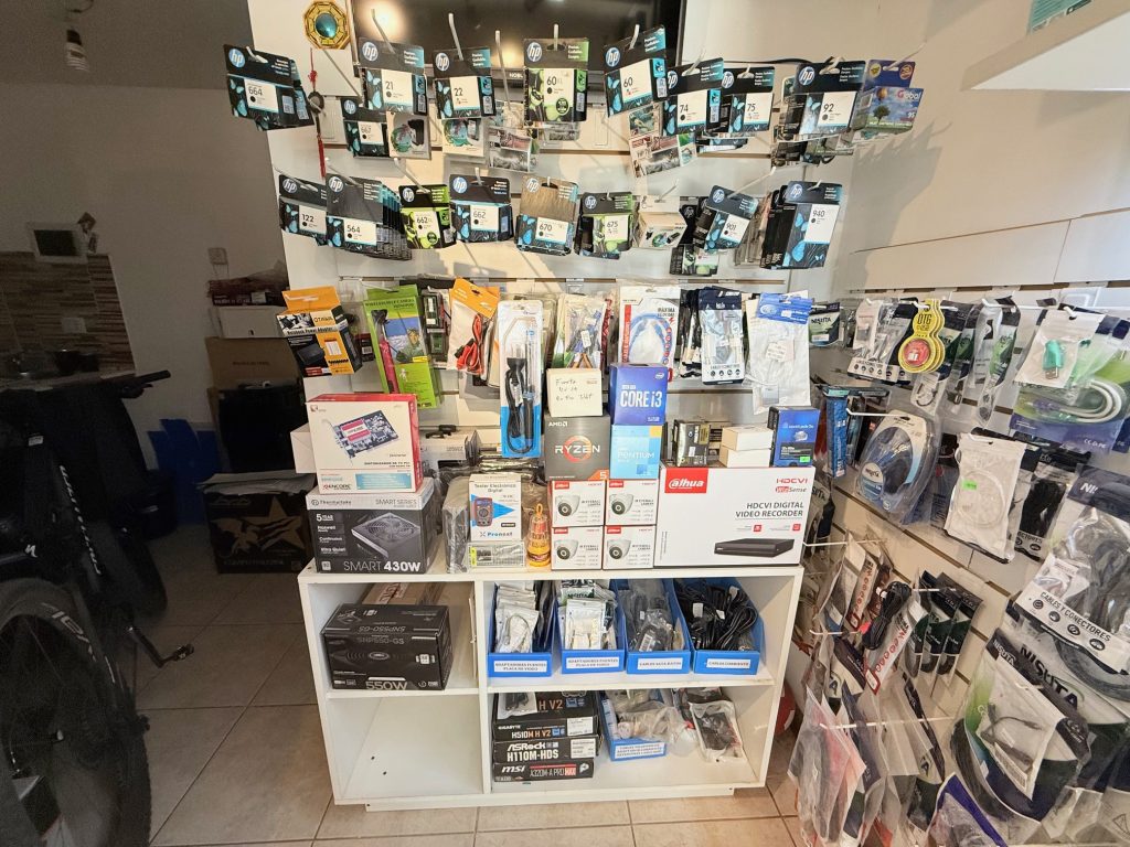 Vendo Fondo de comercio - Rubro Computacion/ Electronica