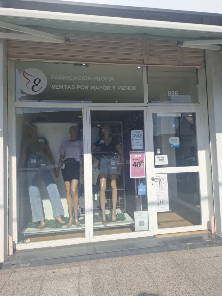 Excelente oportunidad! venta de marca, 4 años de antiguedad. Indumentaria Fem