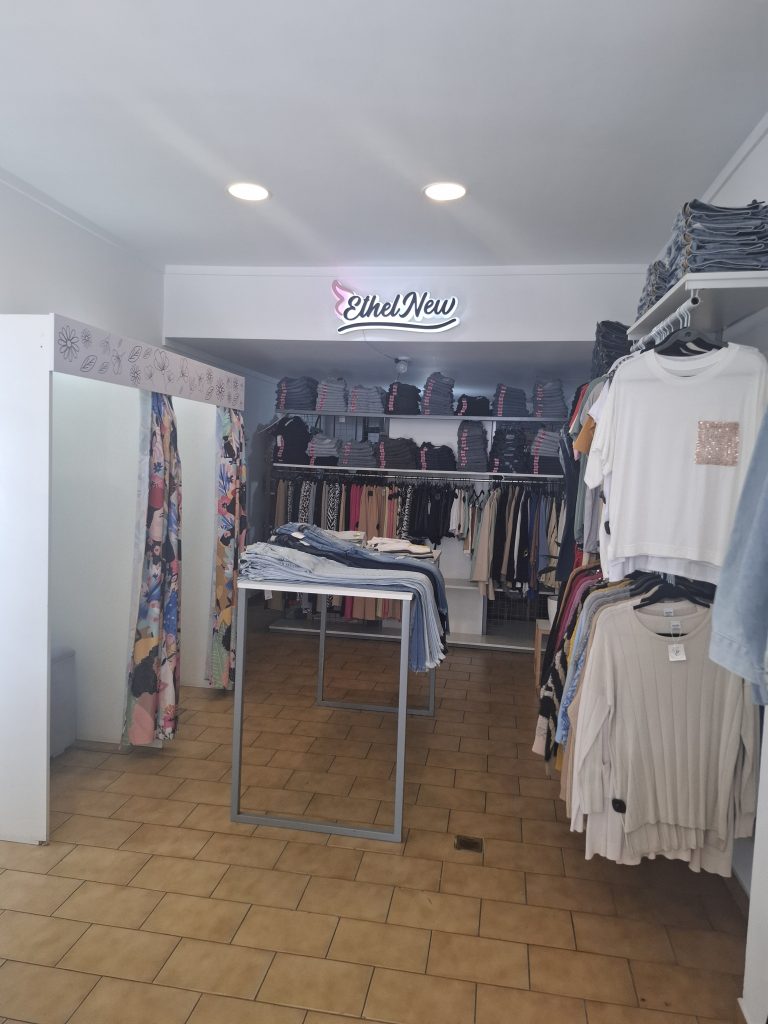 Excelente oportunidad! venta de marca, 4 años de antiguedad. Indumentaria Fem