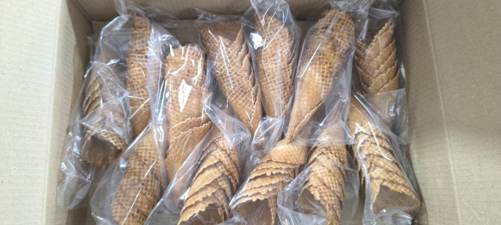 Maquina para fabricar cubanitos, cucuruchos, capelinas, barquillos etc