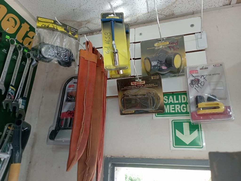 Vendo permuto fondo de comercio rubro ferreteria