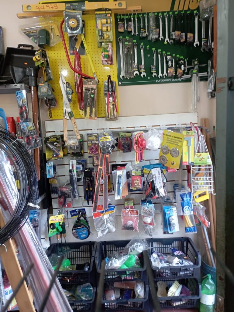 Vendo permuto fondo de comercio rubro ferreteria