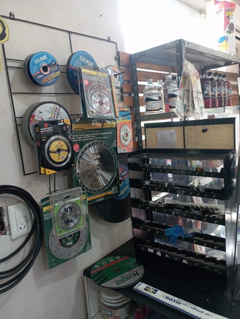 Vendo permuto fondo de comercio rubro ferreteria