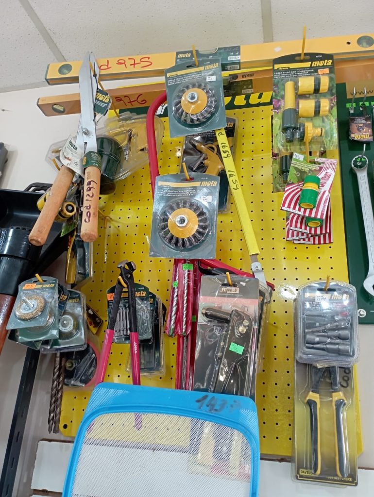 Vendo permuto fondo de comercio rubro ferreteria