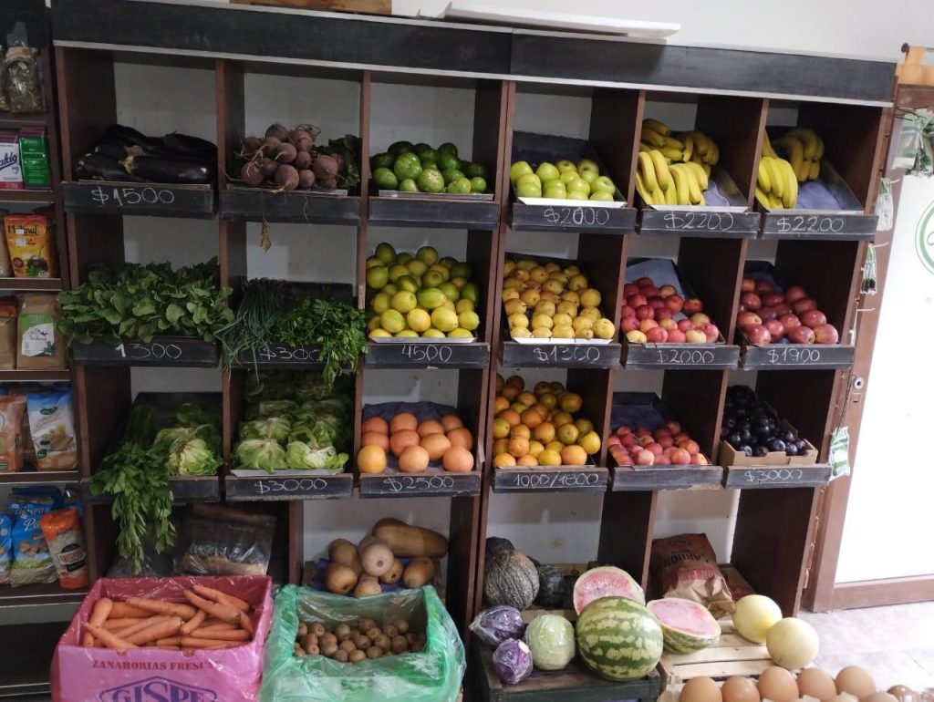 Vendo Fondo de Comercio Verduleria y Almacen Saludable - Por viaje