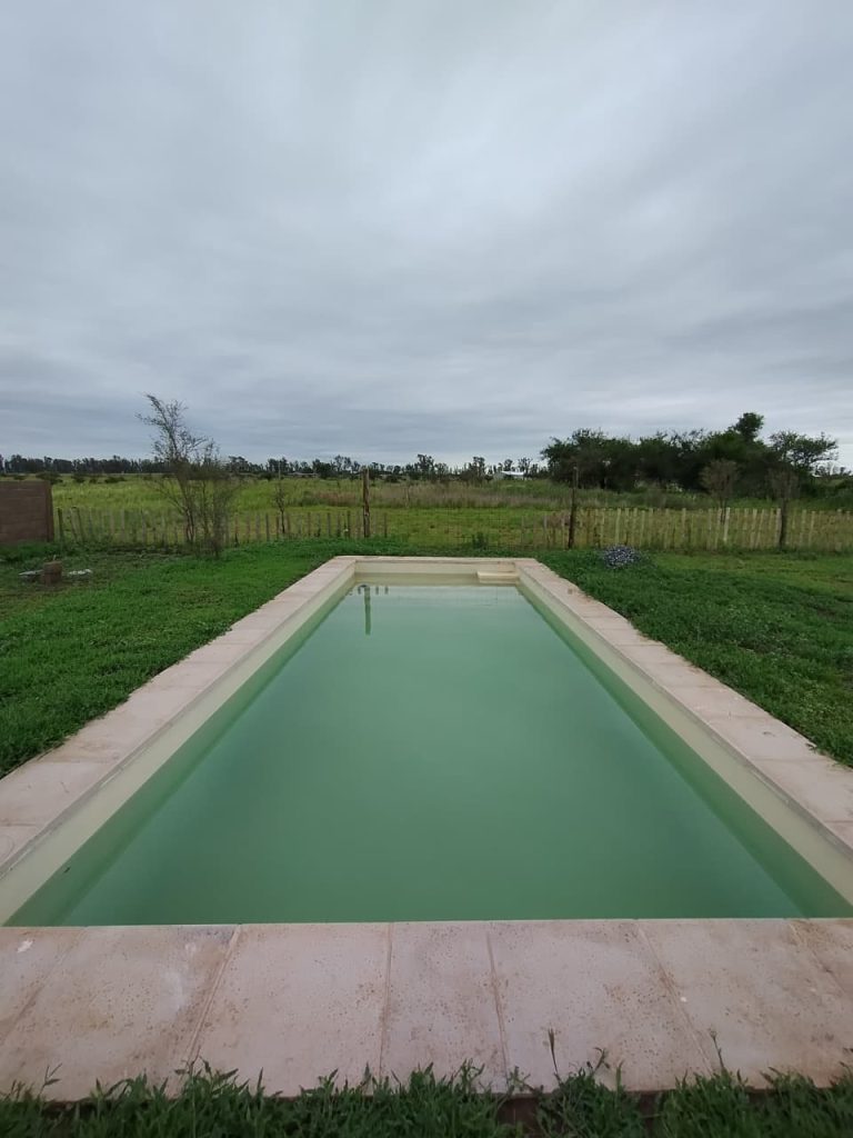 VENDO TERRENO CON PILETA DE MATERIAL. Villa del Prado.