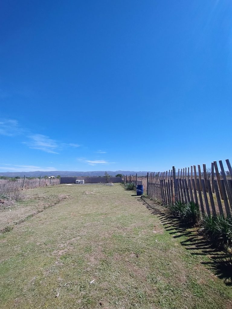 VENDO TERRENO CON PILETA DE MATERIAL. Villa del Prado.