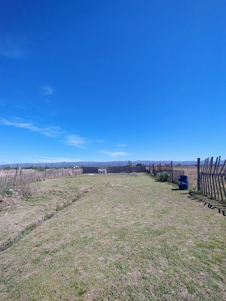 VENDO TERRENO CON PILETA DE MATERIAL. Villa del Prado.