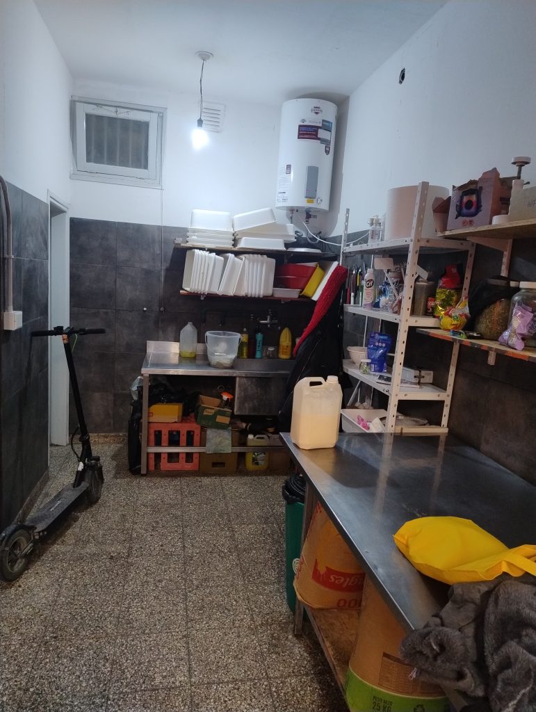 VENDO O PERMUTO FONDO DE COMERCIO RUBRO POLLERÍA O FIAMBRERÍA