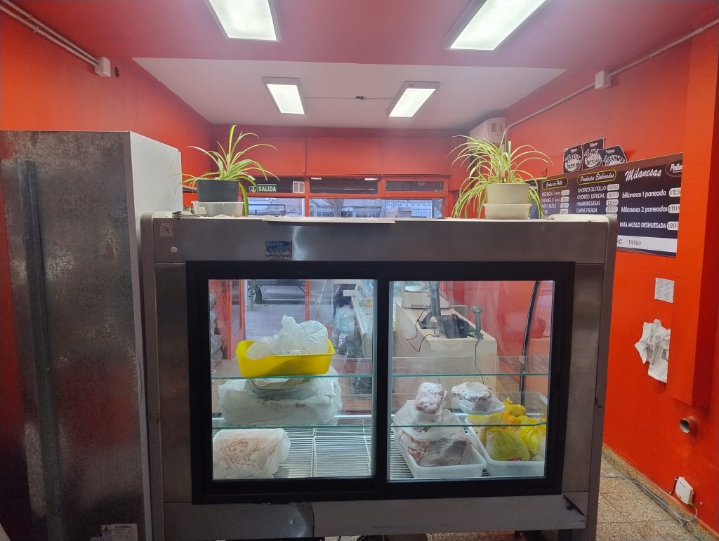 VENDO O PERMUTO FONDO DE COMERCIO RUBRO POLLERÍA O FIAMBRERÍA