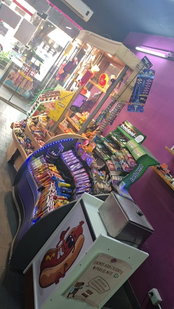 Vendo fondo de comercio de Quiosco/ Bazar y pago fácil